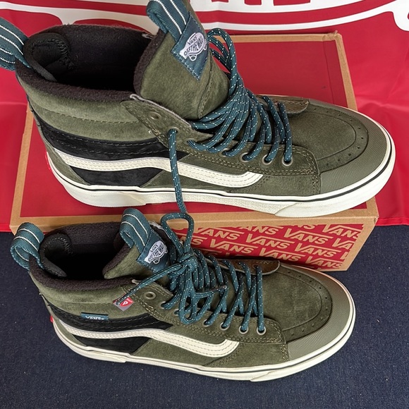 Vans Sk&-Hi Mte-2
Utility Pop Grape Leat
VNOA5HZZ50K
WMNS boots - sneakers - Picture 3 of 16